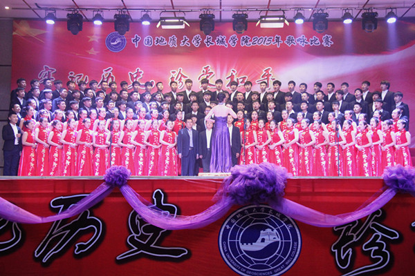 歌頌祖國(guó) 銘記歷史