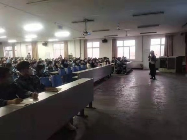 “春暖花開之時，共獲桃李芬芳”  ——記小學教育專業2001-2007班實習動員大會