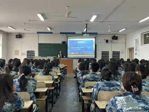 “春暖花開之時，共獲桃李芬芳”  ——記小學教育專業2001-2007班實習動員大會