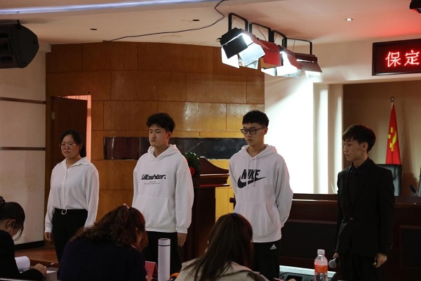 2022年3月26日14點，第十二屆全國大學生電子商務“創新、創意及創業”挑戰賽保定理工學院校賽決賽在一教211報告廳順利舉行。