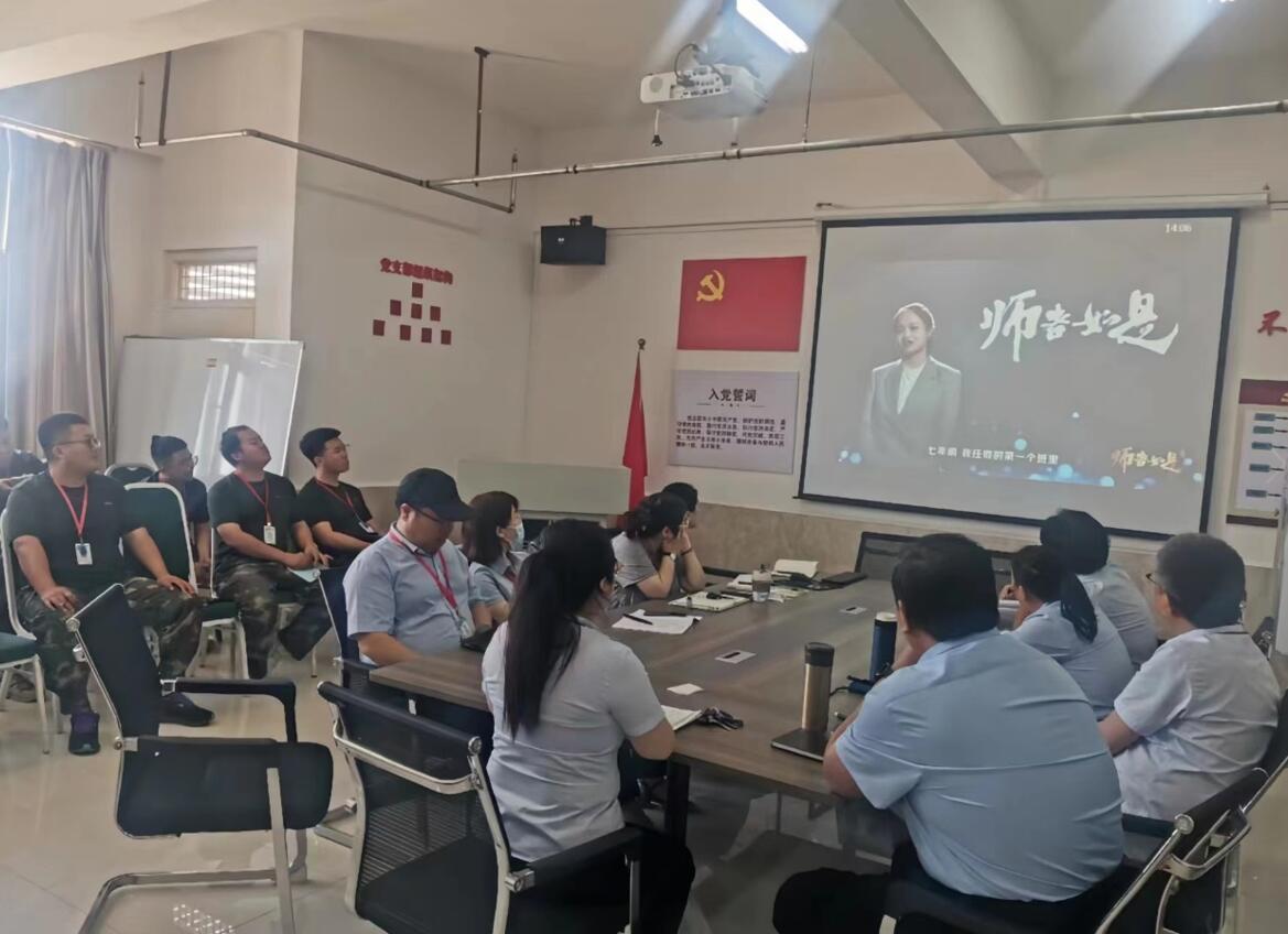 學習麻小娟精神，弘揚教育新方式