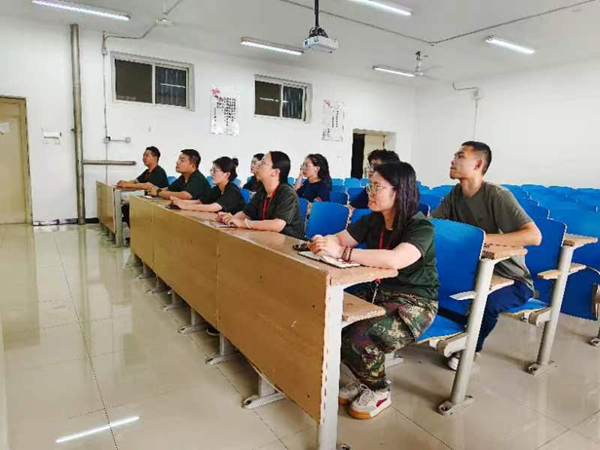 保定理工學院‖管理學院‖輔導員韓騰飛淺談對班干部的選拔、培養(yǎng)與溝通