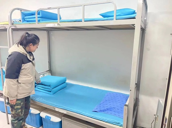 開(kāi)學(xué)第一天|管理學(xué)院|前程今勝昔·龍行啟新程