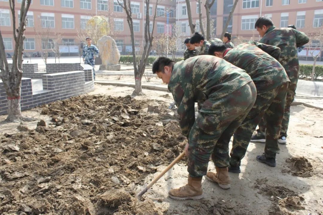 我為同學做實事｜ 以“勞”樹德，以“勞”育美