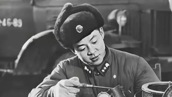 學習雷鋒‖管理學院‖弘揚雷鋒精神，爭做進步青年