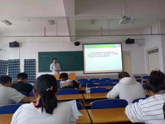 數學教研室加強對青年教師的培養和幫扶