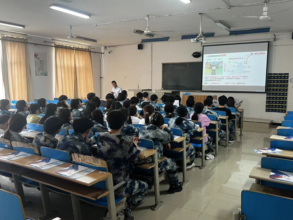 就業(yè)幫扶｜保定理工學(xué)院｜管理學(xué)院｜惠友集團(tuán)校園招聘會宣講