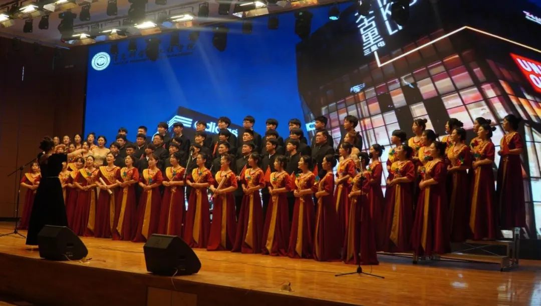 青春校園|“赤子奏響凌云志，后浪奔涌繪新篇”大型合唱會圓滿結束！
