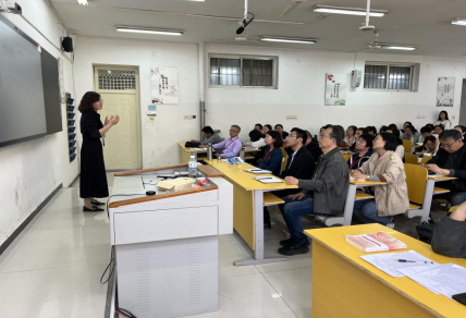 加強觀摩示范效應，助力青年教師提高