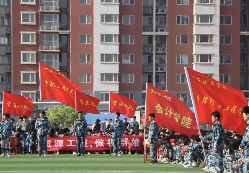 保理會計學院以隊列會操比賽為始，共著你我青春華章