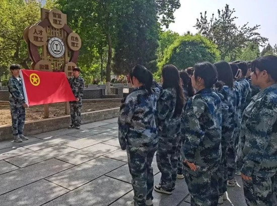 傳五四薪火 賀青年之節