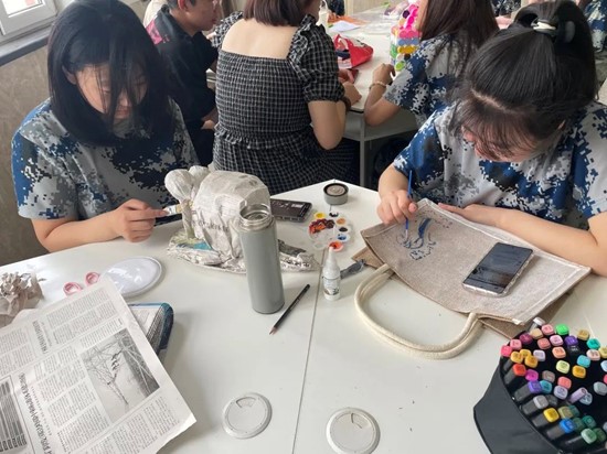 美育如光，熹微朝陽