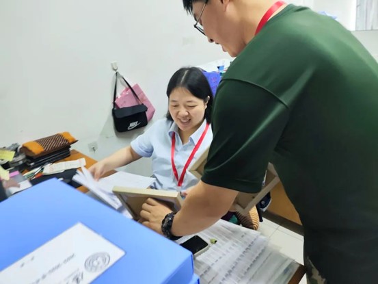 老師，請簽收教師節禮物