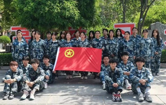 傳五四薪火 賀青年之節