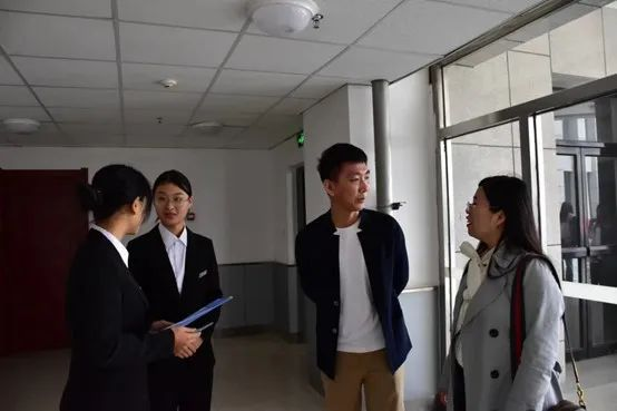 學李保國精神 做四有好老師 育時代新人