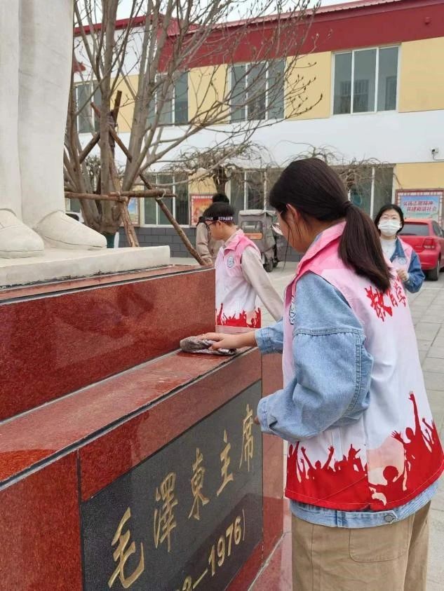 志愿于心，服務于行