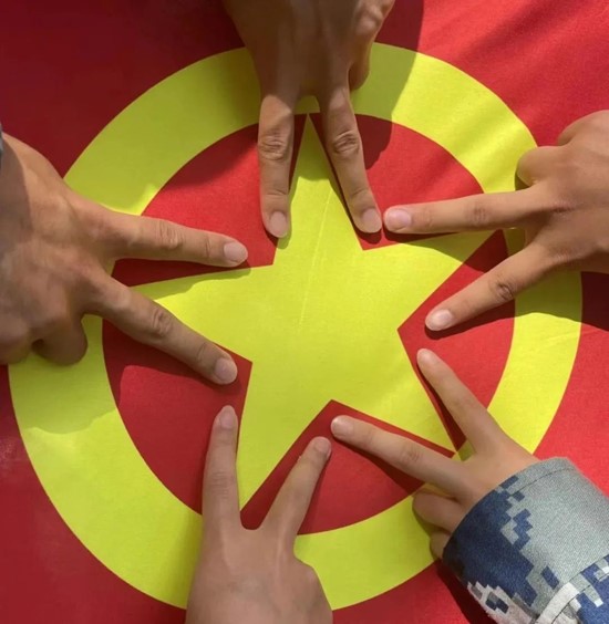 傳五四薪火 賀青年之節