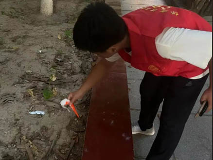 “彎腰拾起責(zé)任，行動扮靚校園”｜信息科學(xué)與工程學(xué)院開展“倡行彎腰行動”主題活動（一）