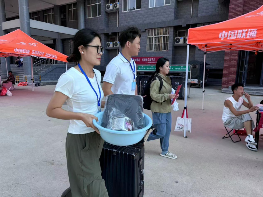 信工學院“同伴成長，暖心啟航”