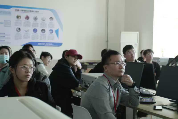 【匠心育師·師道傳承】強技能，促提升—信息科學與工程學院教師技能系列培訓（十）順利開展