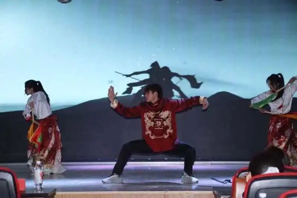 新生風采|保定理工學院|管理學院|“璀璨晚會啟新程，輝煌篇章展未來”新生晚會