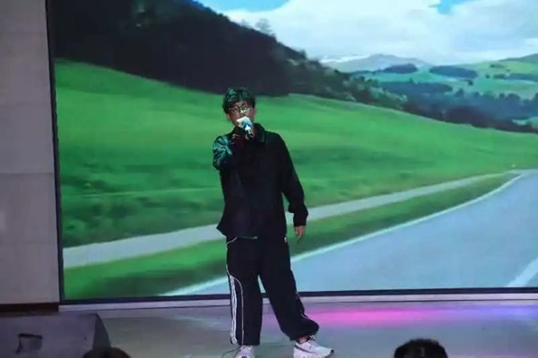 新生風采|保定理工學院|管理學院|“璀璨晚會啟新程，輝煌篇章展未來”新生晚會