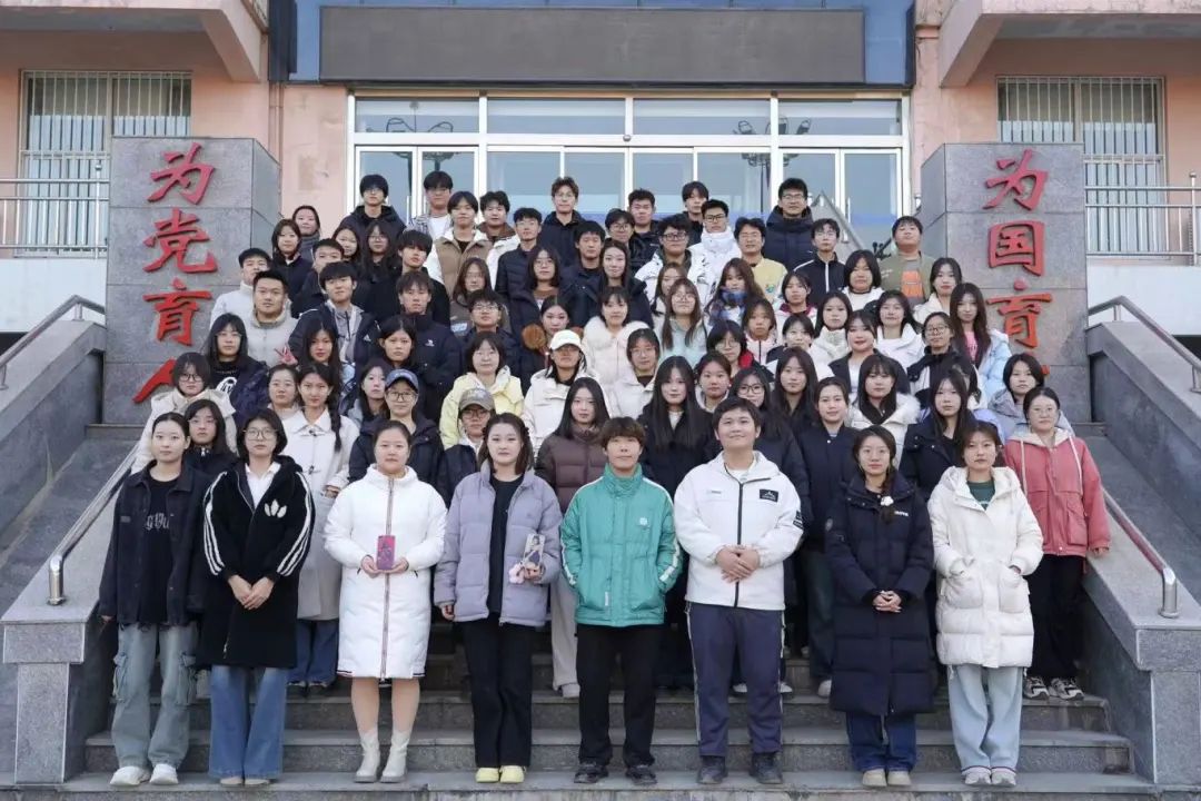 紀念 “一二 · 九” 運動89周年大型合唱會最佳人氣獎評選投票啦~