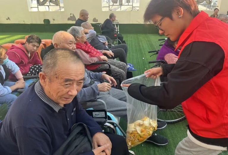 陽春白雪，送暖敬老