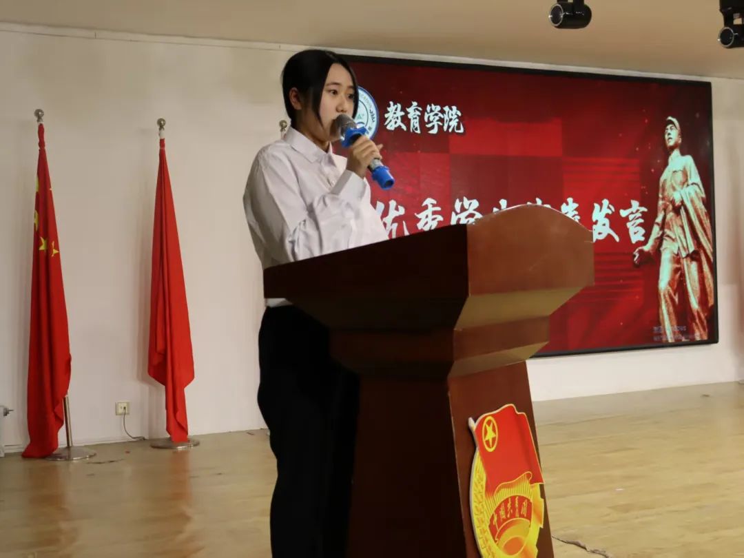 弘揚雷鋒精神，爭做時代新人