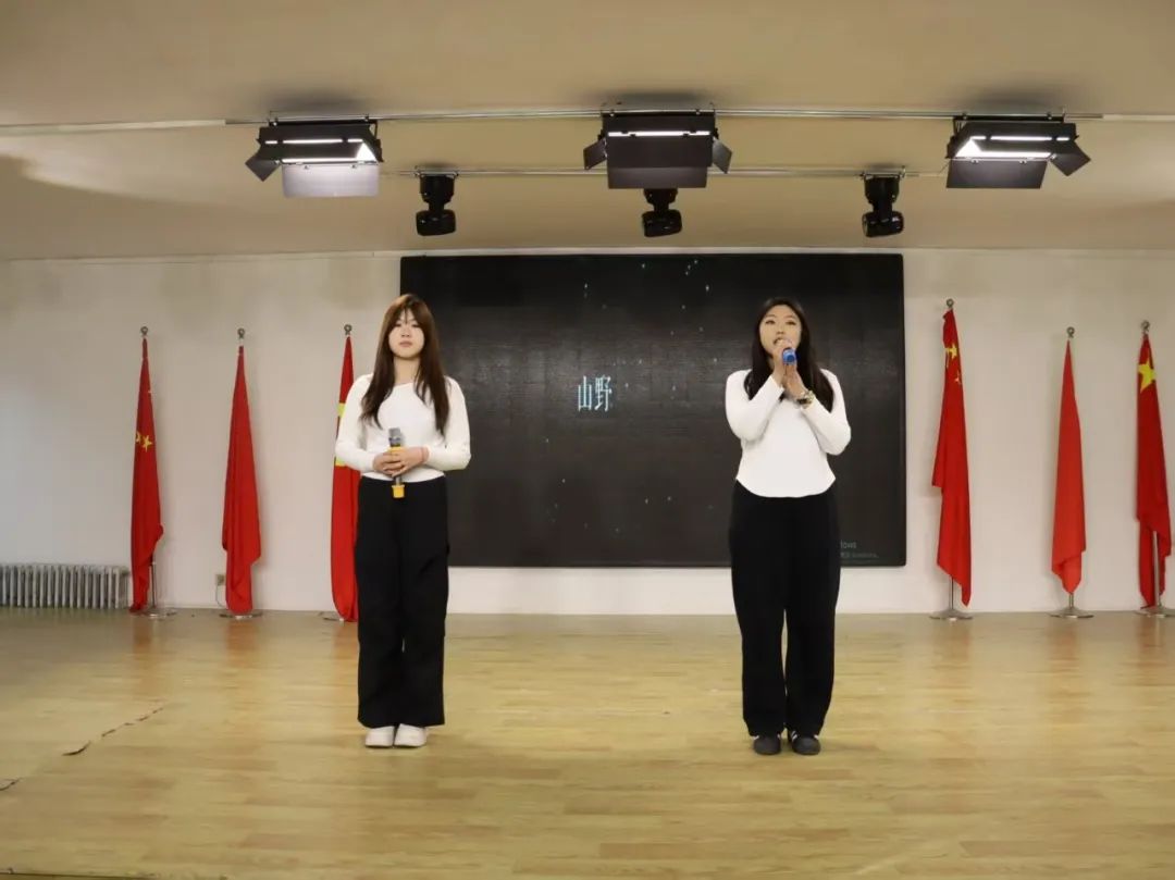 弘揚雷鋒精神，爭做時代新人