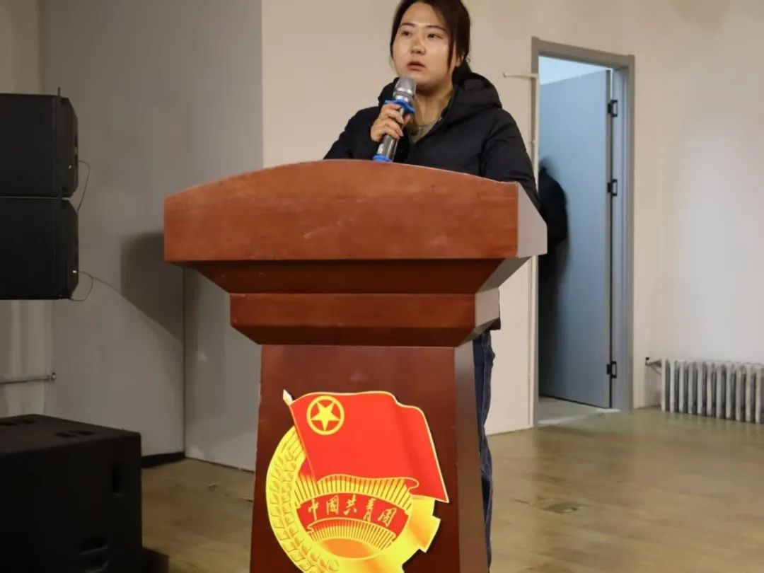 弘揚雷鋒精神，爭做時代新人