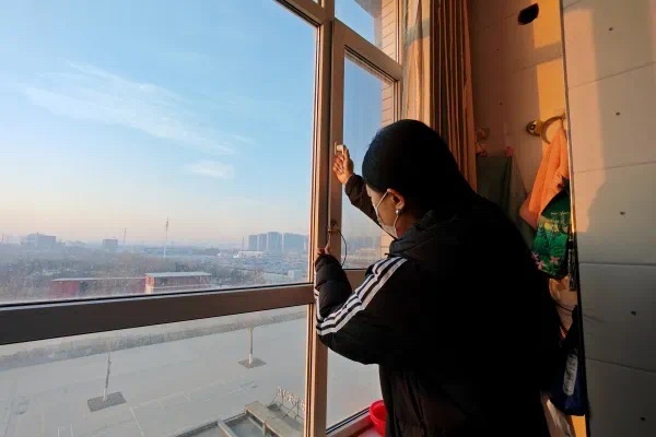 輔導員在行動：全面排查隱患，守護學生安全