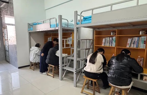 學風建設|保定理工學院|管理學院|學風建設正當時，小組學習展新姿