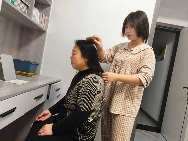 孝老愛親（八）|保定理工學院|管理學院|傳承美德，學生在行動