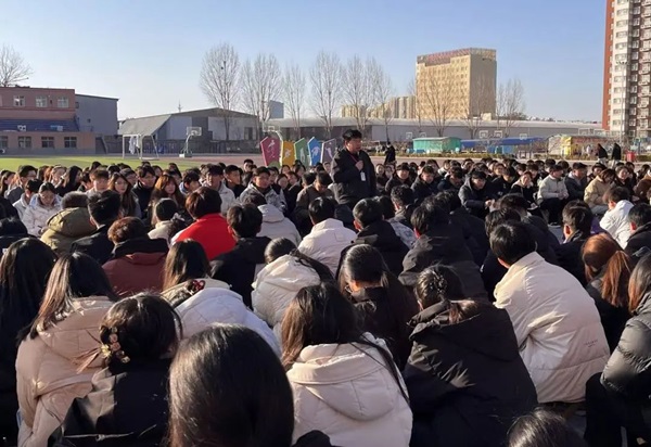 歡迎回家|保定理工學院|管理學院|歡迎回家同筑夢，攜手新程共揚帆