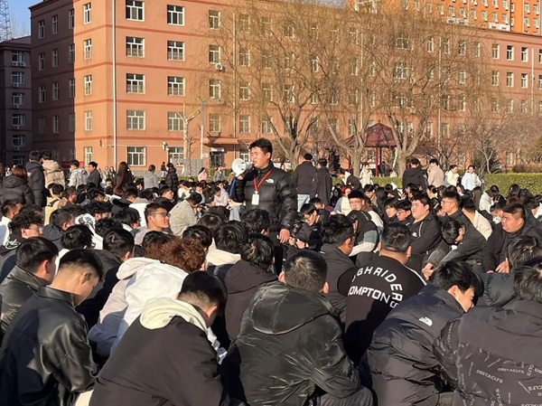 歡迎回家|保定理工學院|管理學院|歡迎回家同筑夢，攜手新程共揚帆