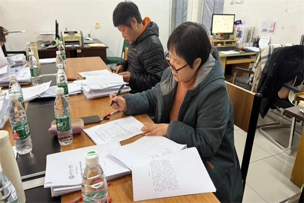 經(jīng)濟學(xué)院組織開展2025屆畢業(yè)論文中期檢查