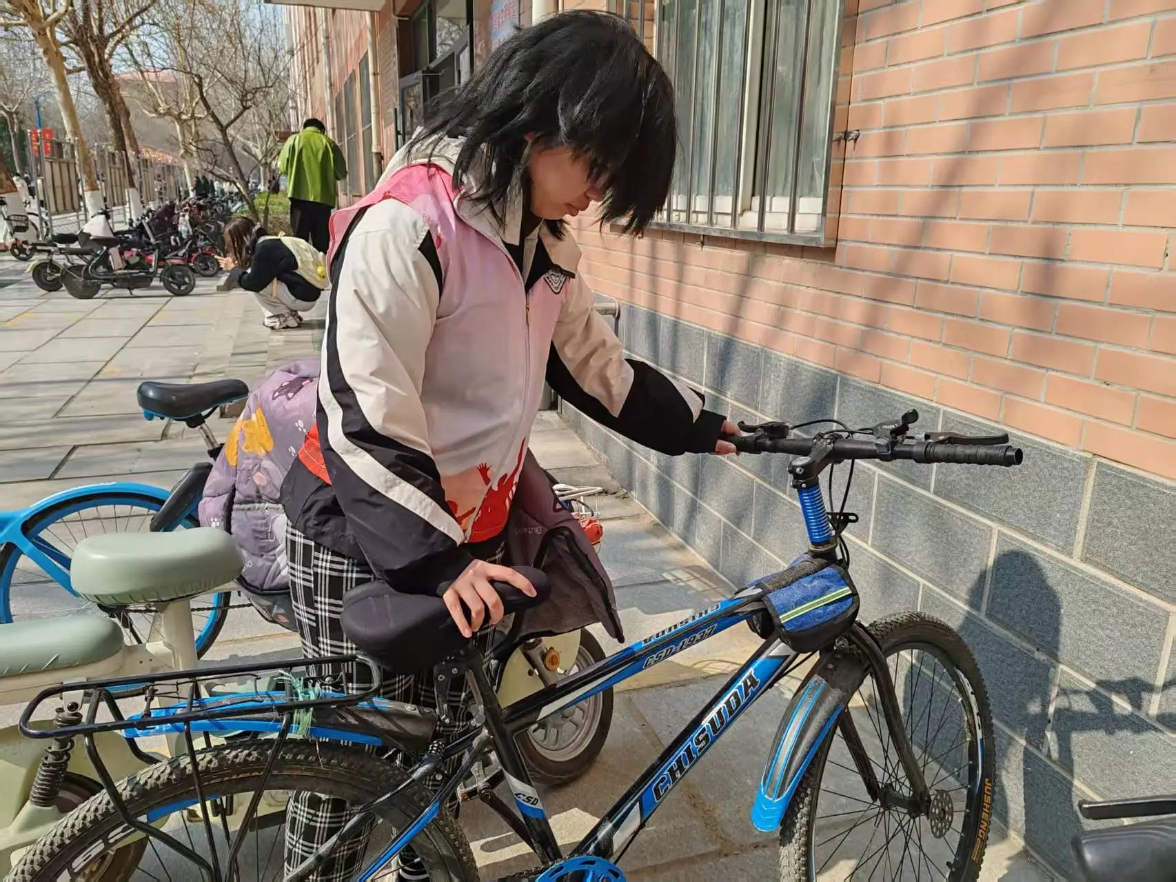 沐雷鋒之光，踐志愿之行