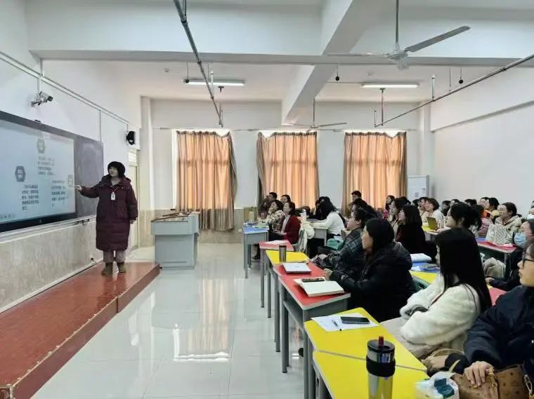 智教啟新程，匠心鑄優(yōu)課