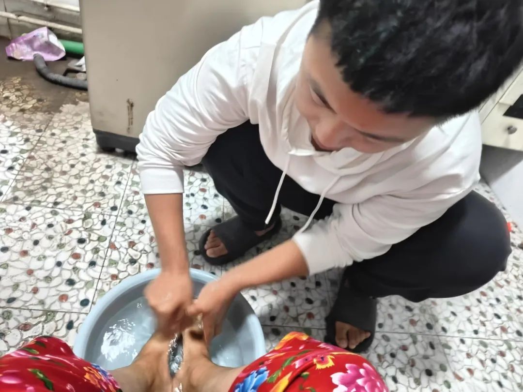 寸草春暉，情暖桑榆（三）