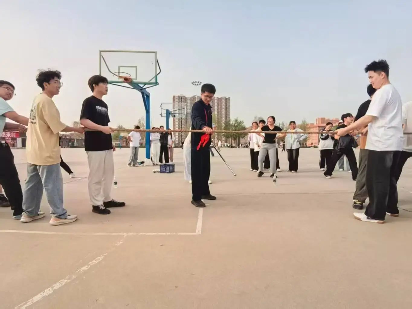 陽光體育展風采，活力校園向未來