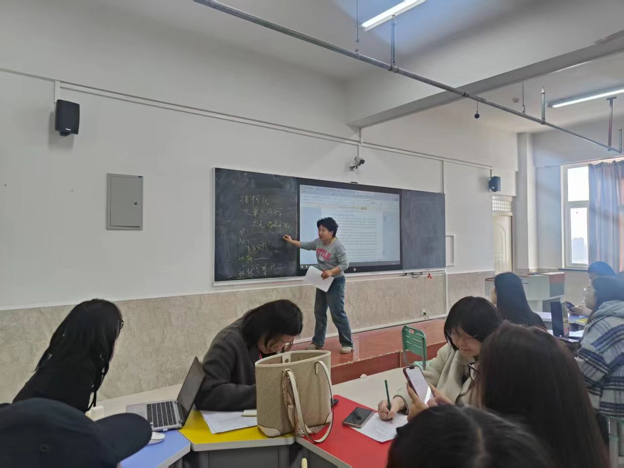 春風化雨育桃李，論文指導啟新程