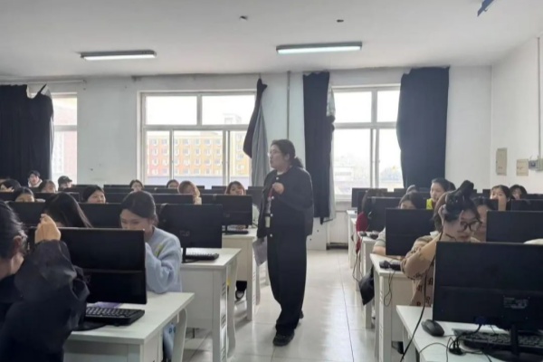 培根鑄魂擔使命，啟智潤心育新人?———“書記進課堂”共促教學質量提升