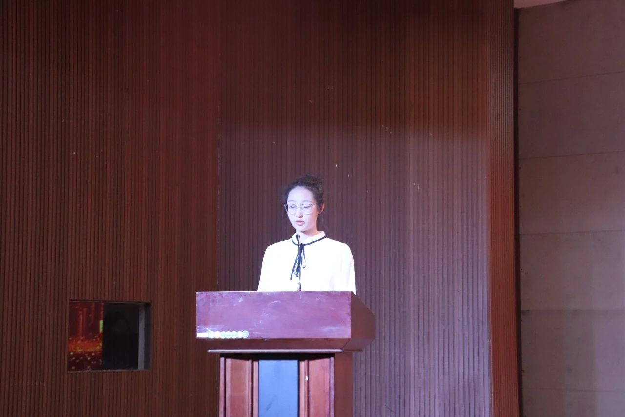 “崇德尚學揚師道，鋒華正茂育新人”三月份教育學院表彰大會