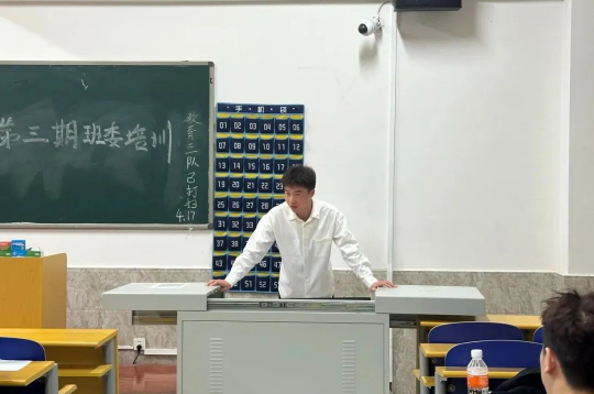 國家獎學金獲得者風采展示——李秉鑠