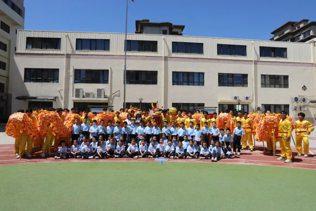 龍舞翩躚潤童心，美育芳華育幼苗