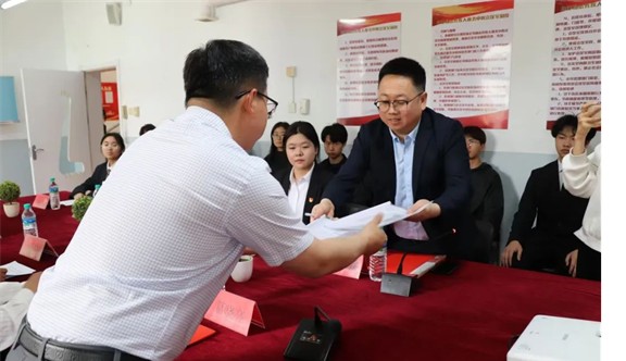 會(huì)計(jì)學(xué)院與保定市勵(lì)志殘疾人服務(wù)中心實(shí)踐基地簽約授牌