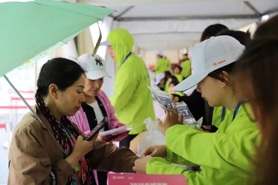 熱血青春助跑未來”——保定理工學(xué)院藝術(shù)學(xué)院志愿者為長城汽車智慧工廠半馬蓄勢添彩