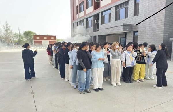 消防演練|保定理工學院|管理學院|生命至上，以練筑防