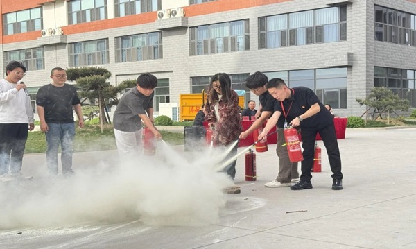 消防演練|保定理工學院|管理學院|生命至上，以練筑防